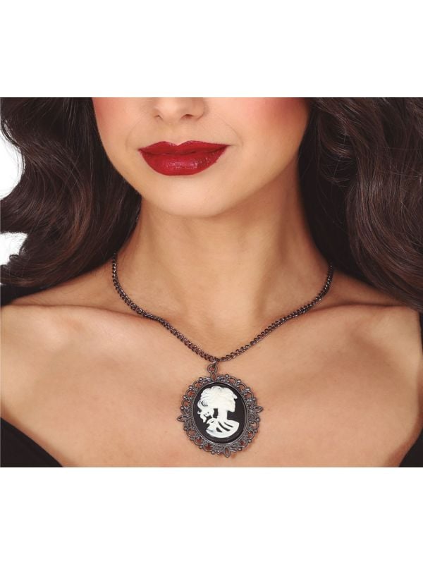 Halloween ketting met medaillon