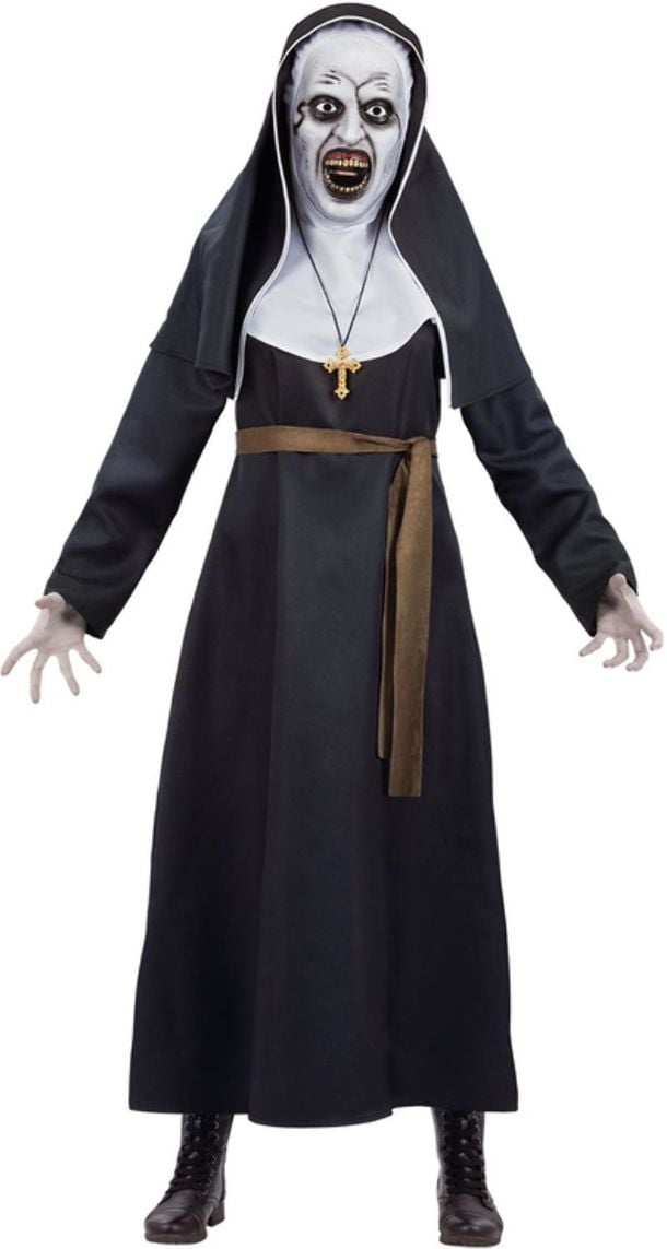 The Nun Valak Pak Zwart